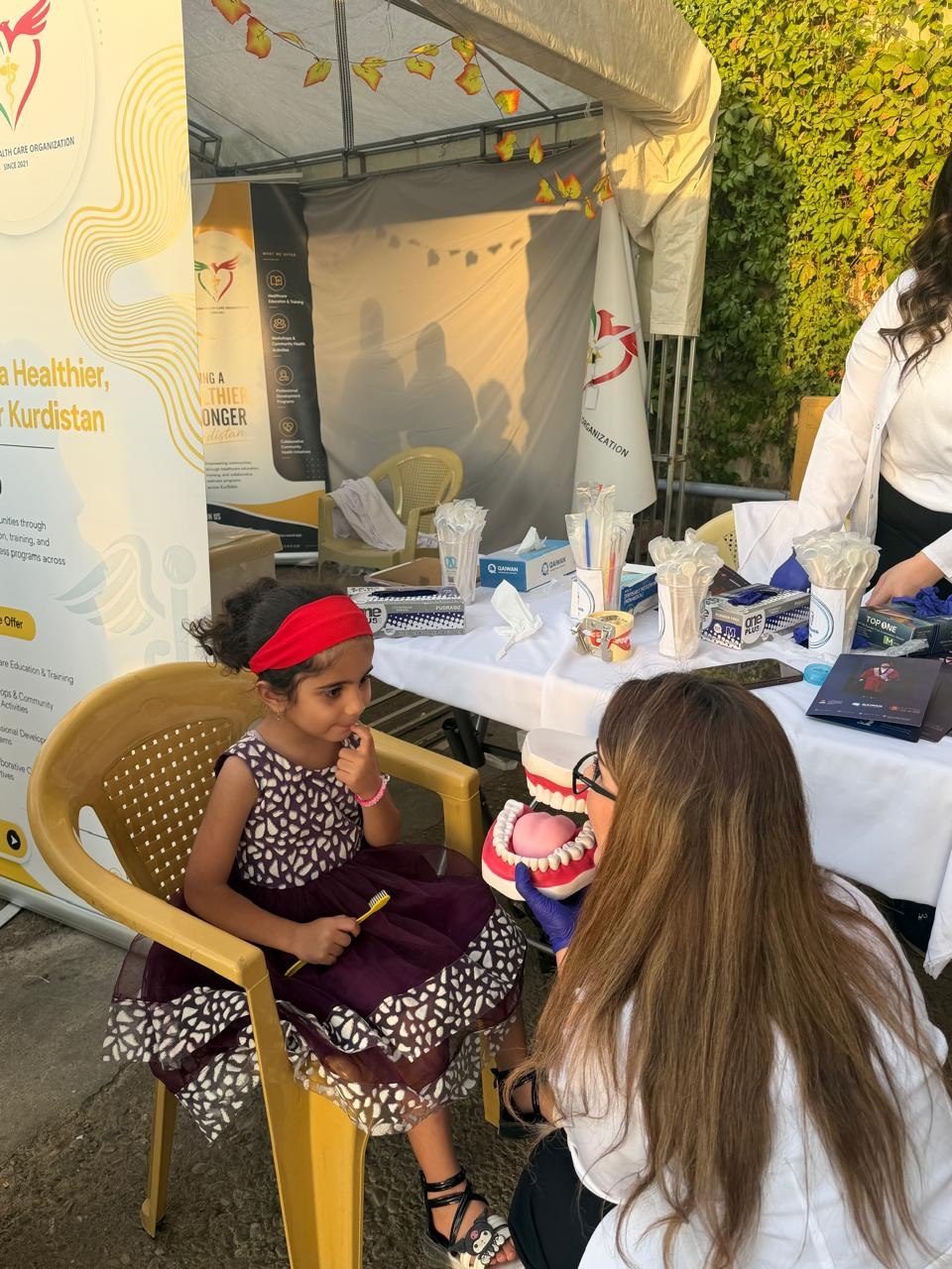 Oral Health Club Participates in Paiz Festival at Parki Azadi